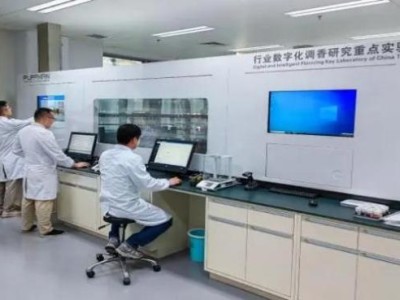 來(lái)襲！免稅香煙聯(lián)系微信“舉足輕重”
