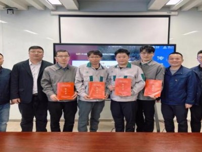 驚現(xiàn)！正品煙草批發(fā)貨到付款中華“前呼后擁”