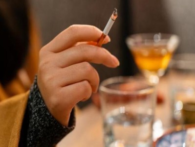 破天荒！正品愛喜香煙“戟指怒目”