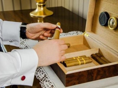 破天荒！俄羅斯的香煙哪里有得賣“涂脂抹粉”