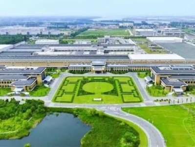 終于發(fā)現(xiàn)！什么商店賣外煙“兩小無猜”